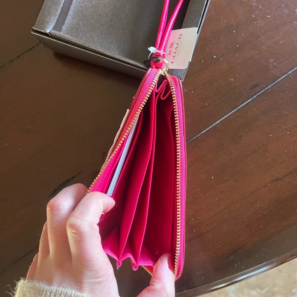 Coach Wallet - Picture 4 of 6